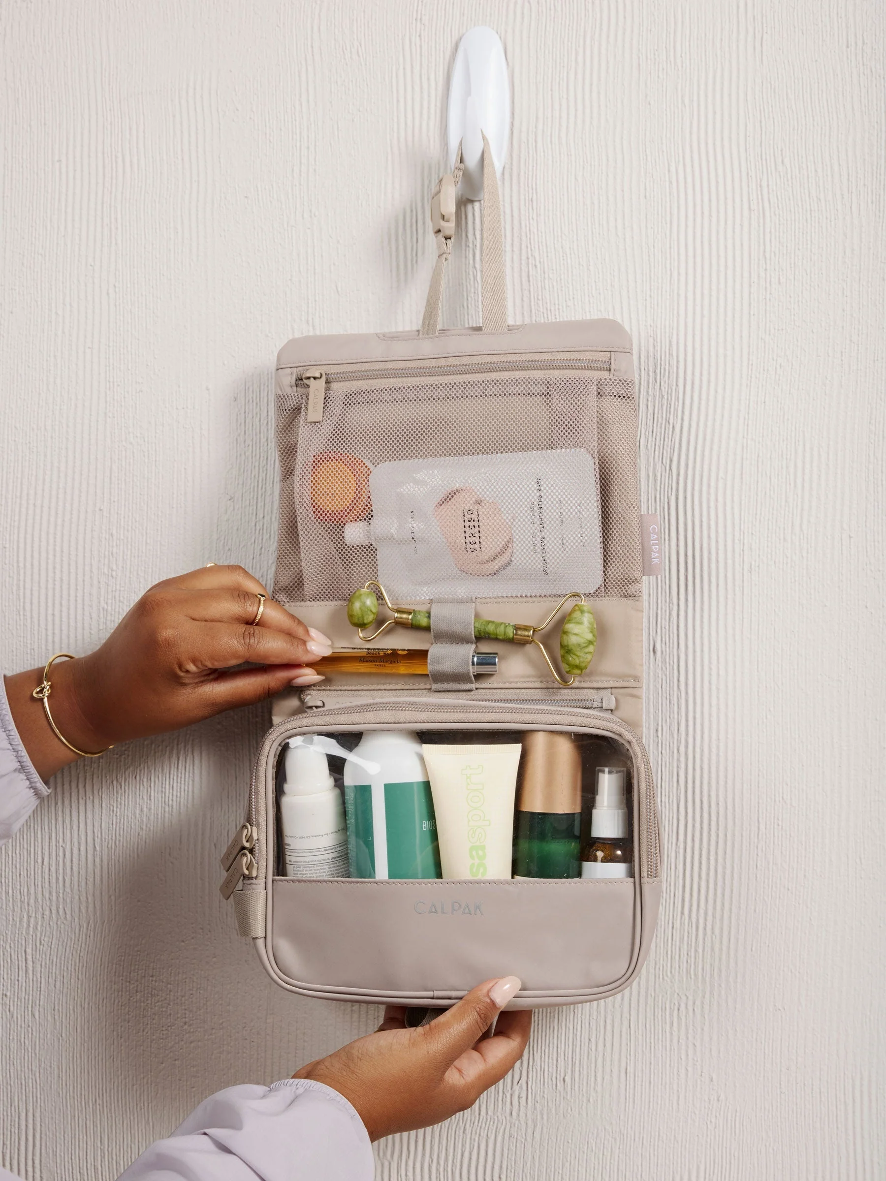 Fit Hanging Dopp Kit - Image 9