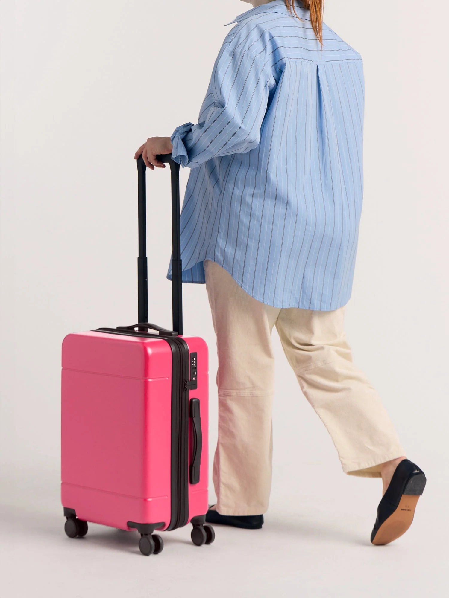 Hue Carry-On Luggage - Image 26