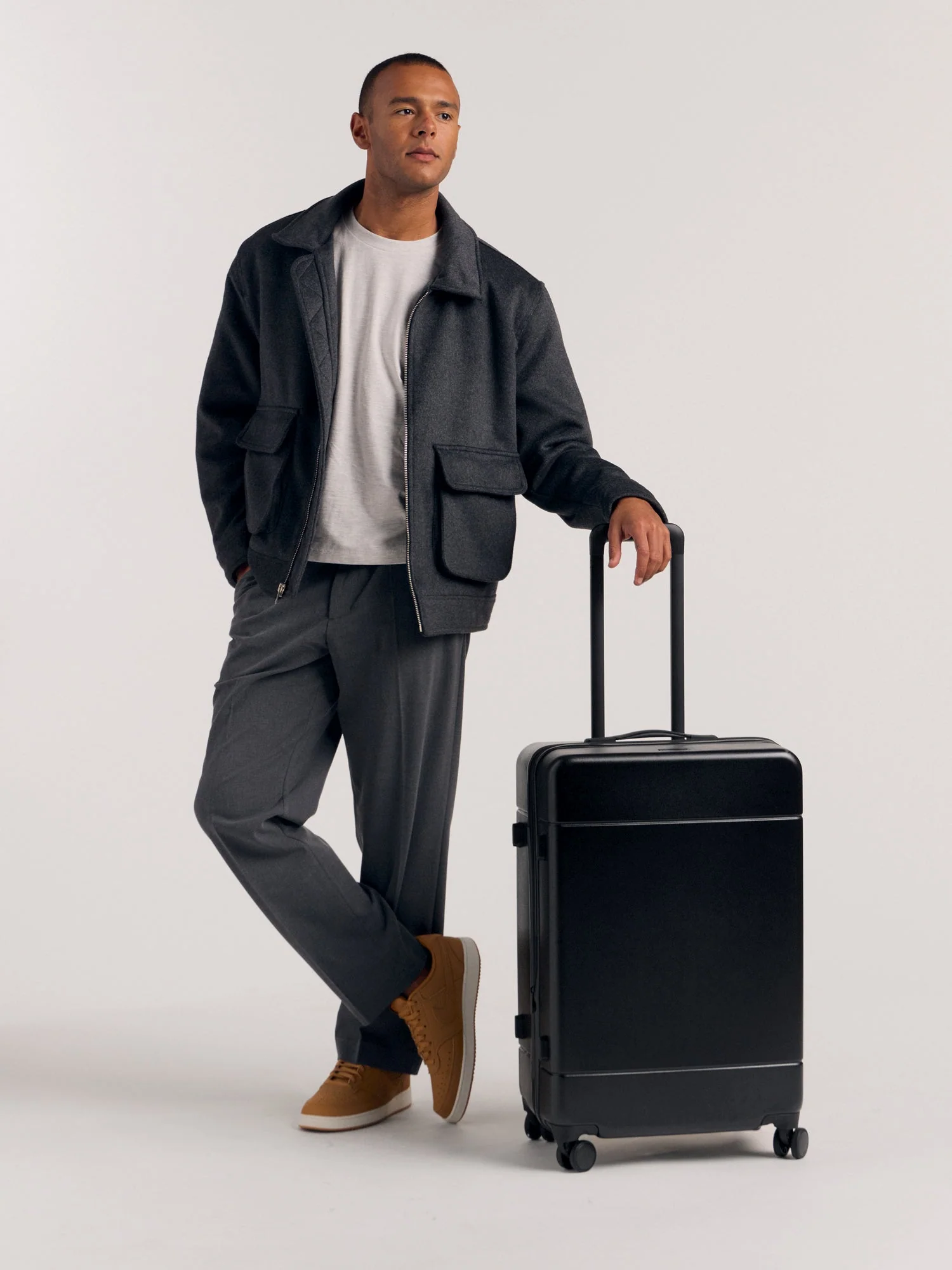 Hue Medium Luggage - Image 11