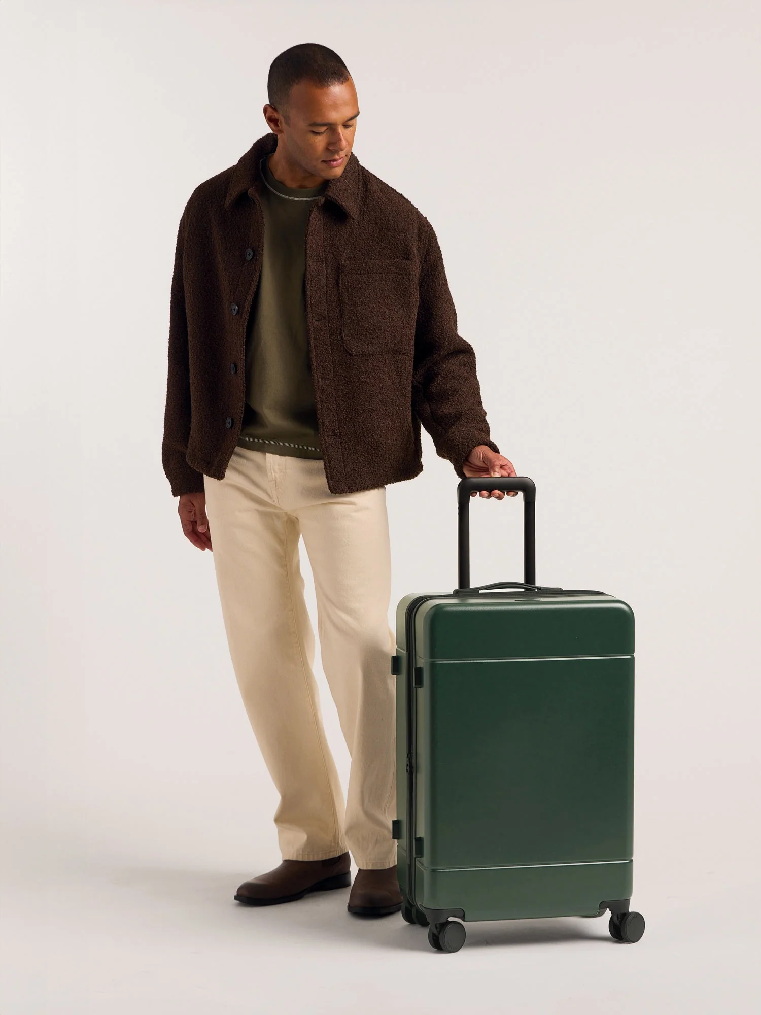 Hue Medium Luggage - Image 51