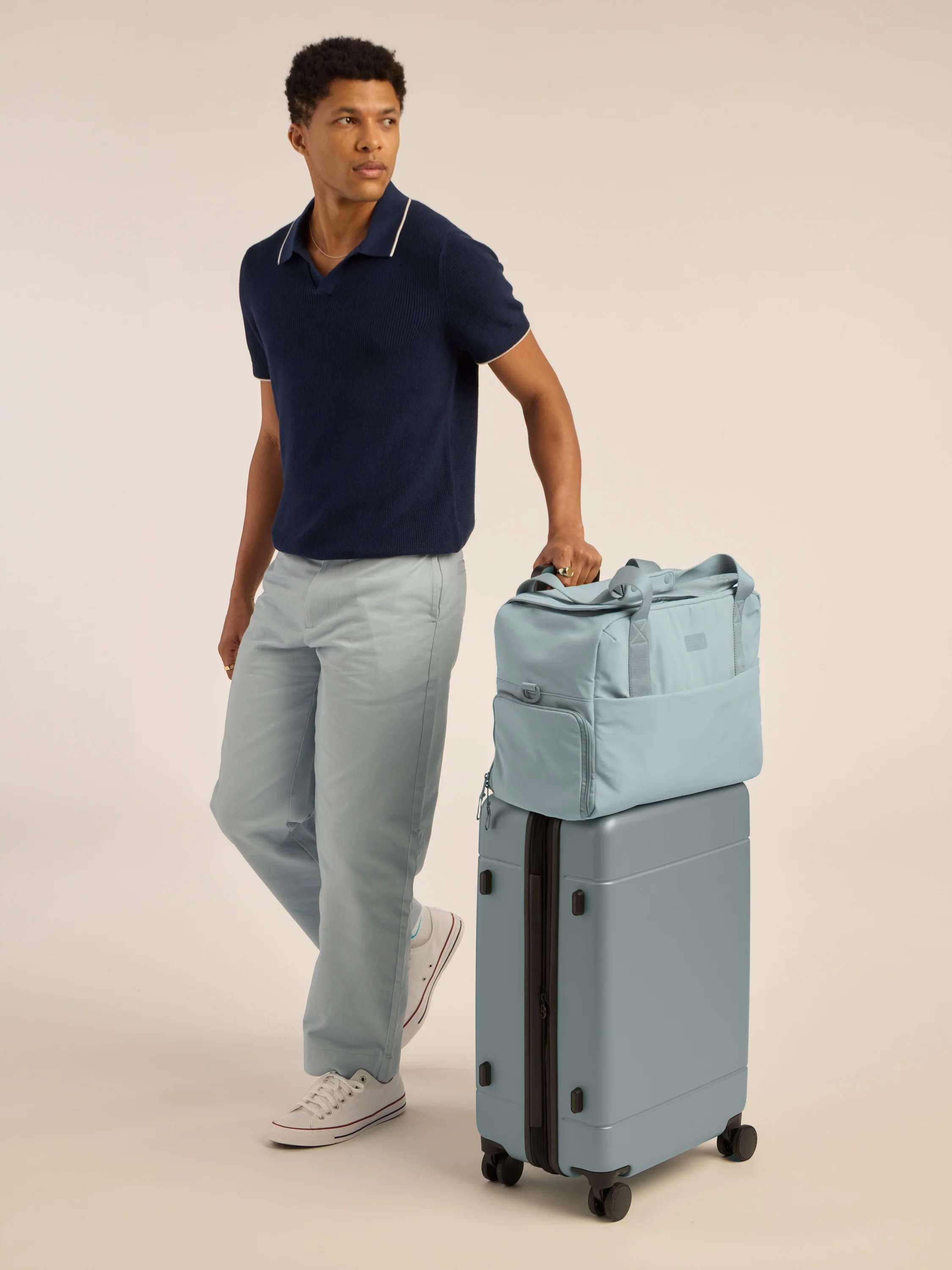 Hue Medium Luggage - Image 68