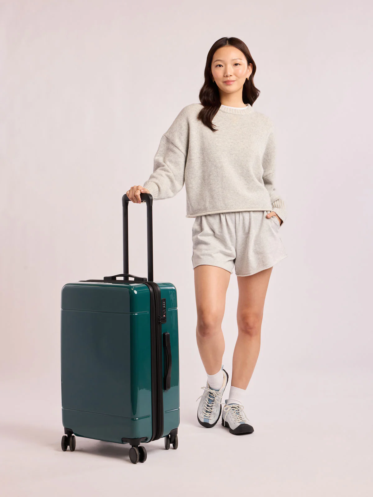 Hue Medium Luggage - Image 97