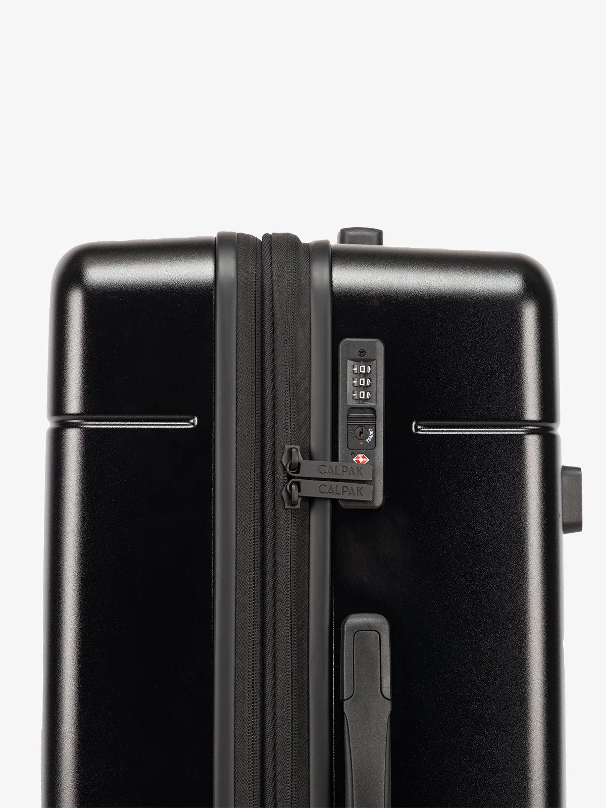 Hue Medium Trunk Luggage - Image 6