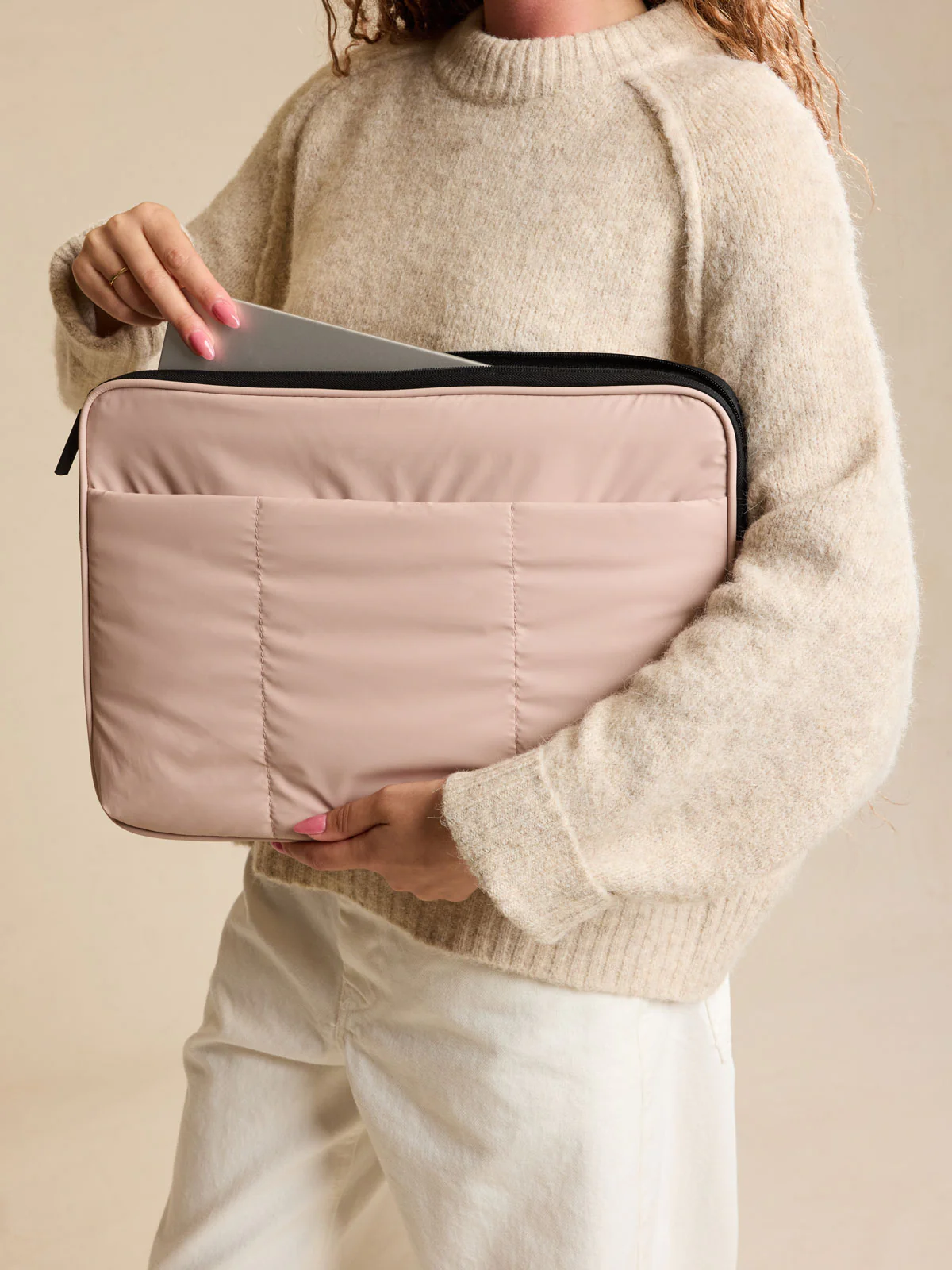 Luka 17" Padded Laptop Sleeve - Image 12