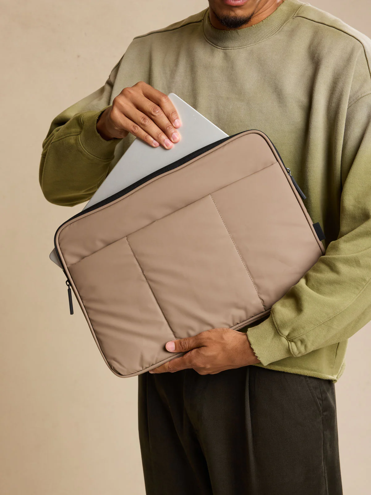 Luka 17" Padded Laptop Sleeve - Image 2