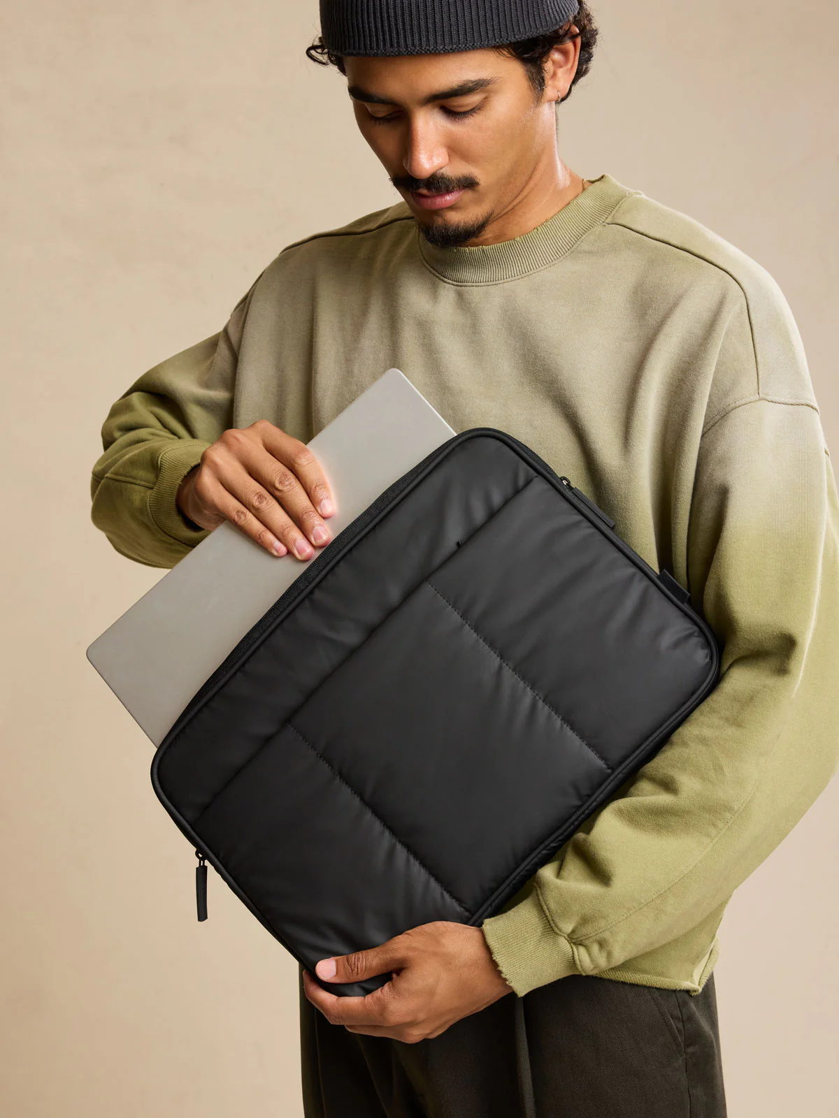 Luka 17" Padded Laptop Sleeve - Image 7