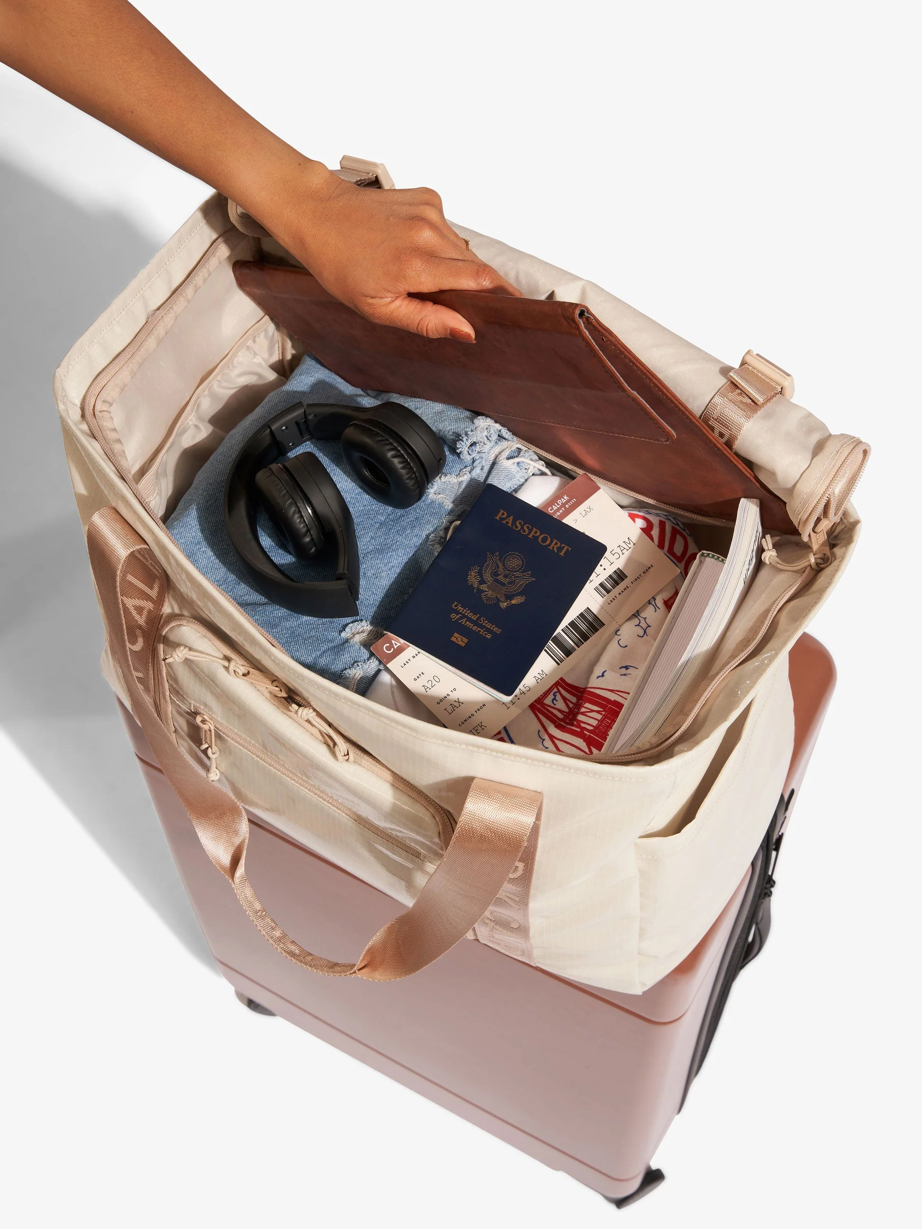 Terra 35L Water Resistant Zip Tote Bag - Image 38