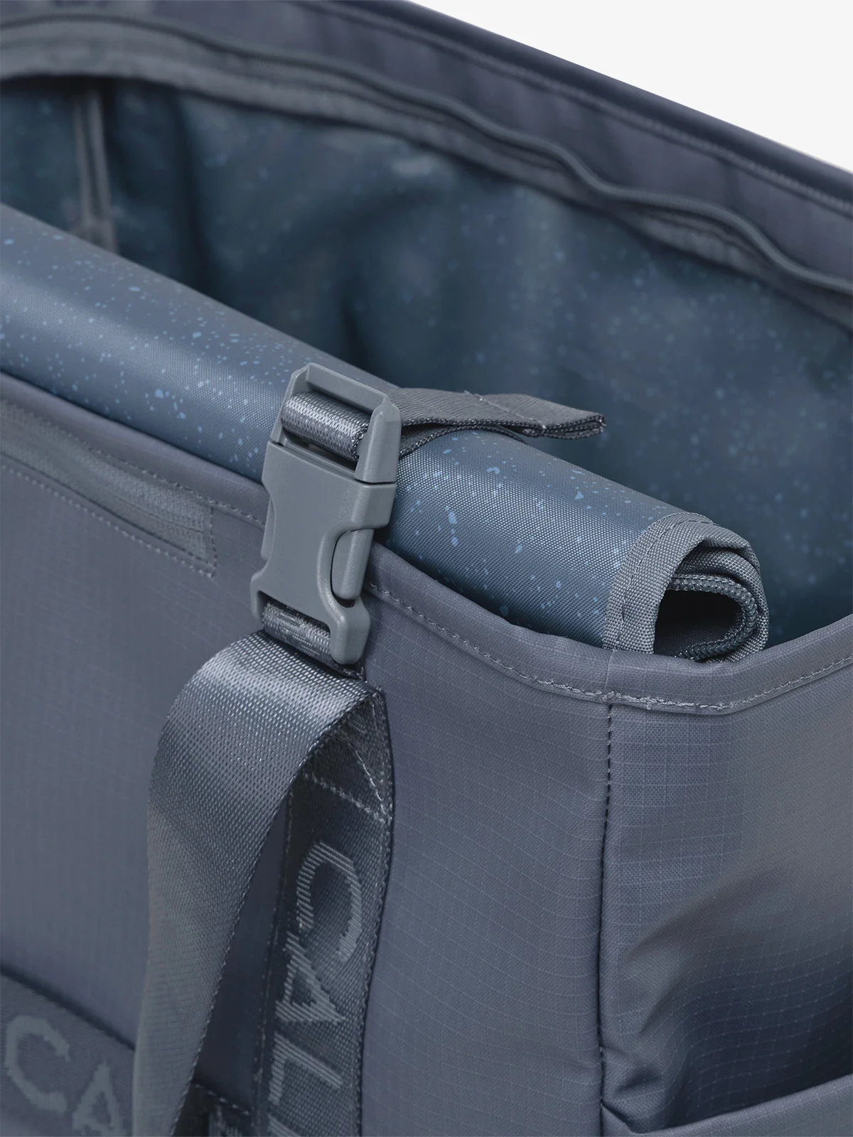 Terra 35L Water Resistant Zip Tote Bag - Image 62