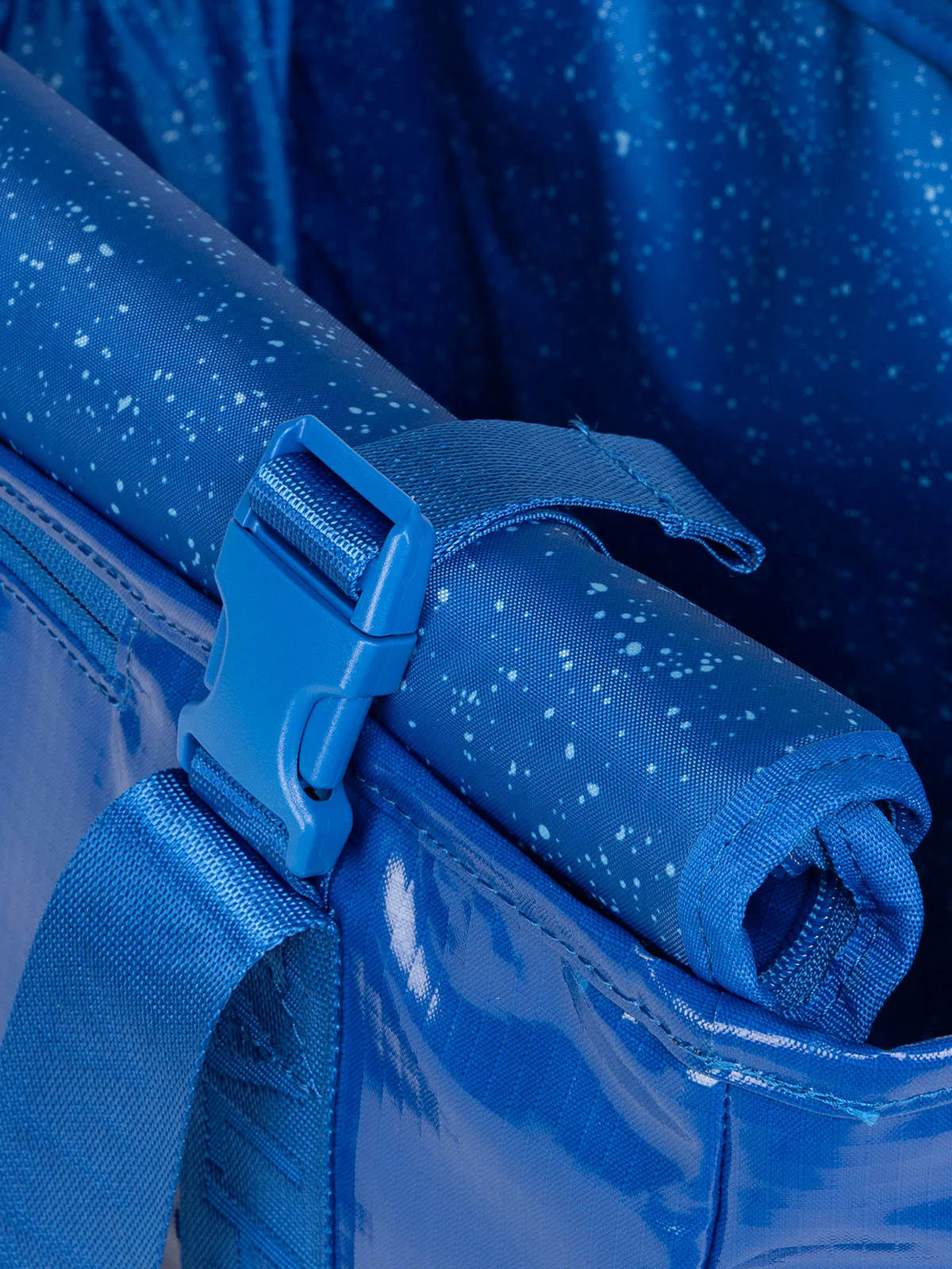 Terra 35L Water Resistant Zip Tote Bag - Image 93